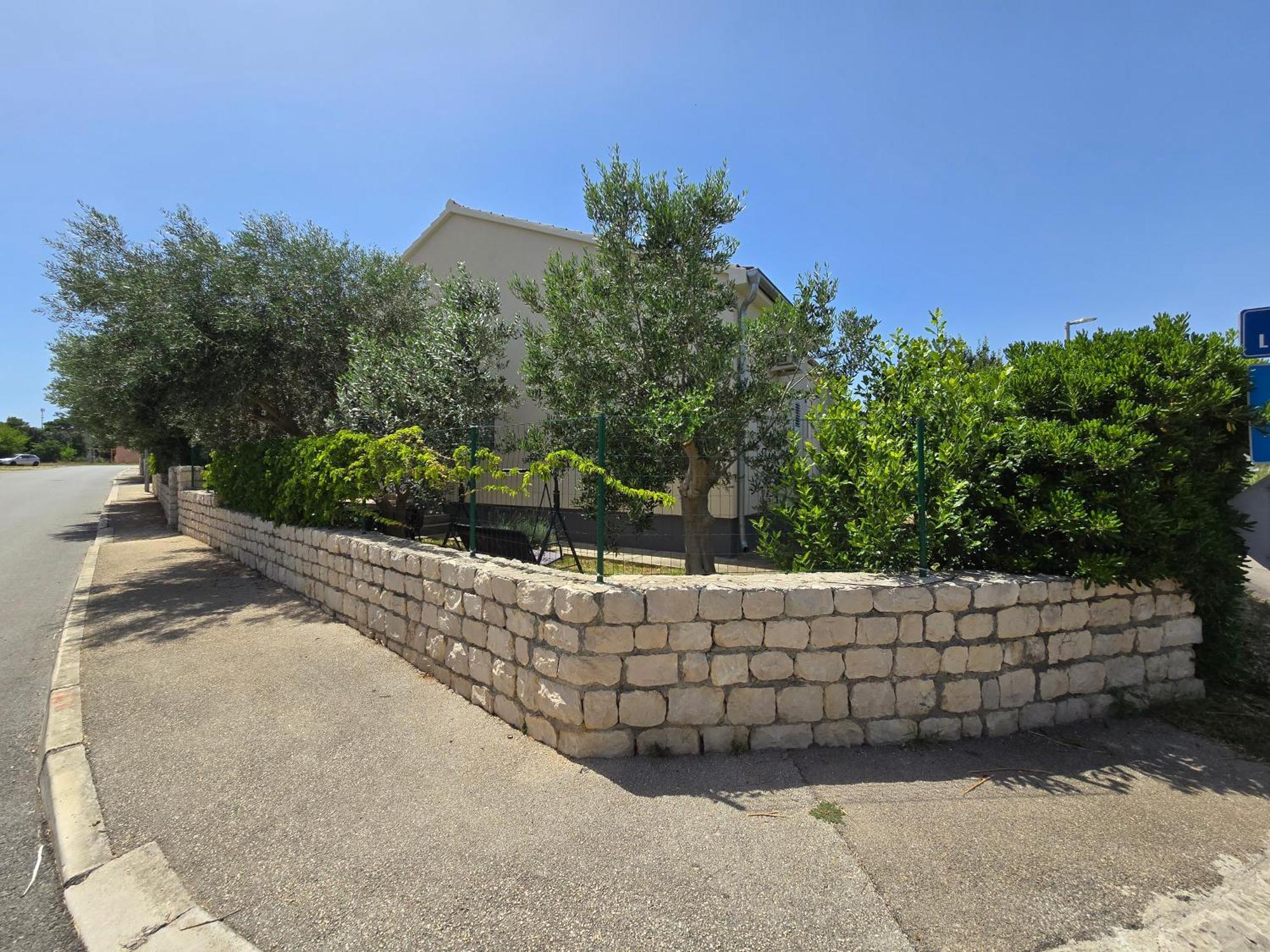 Apartman Nea Nin Exterior photo